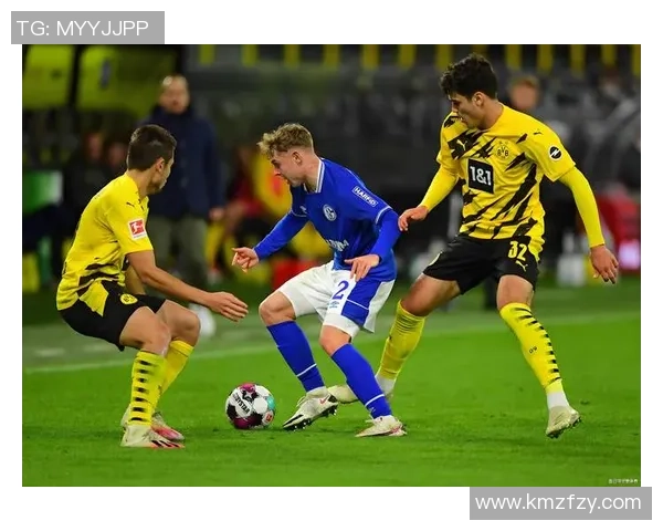 莫火车头与克山的激烈对决揭示了足球战术的博弈与球队精神的较量 莫火车头与克山的激烈对决揭示了足球战术的博弈与球队精神的较量