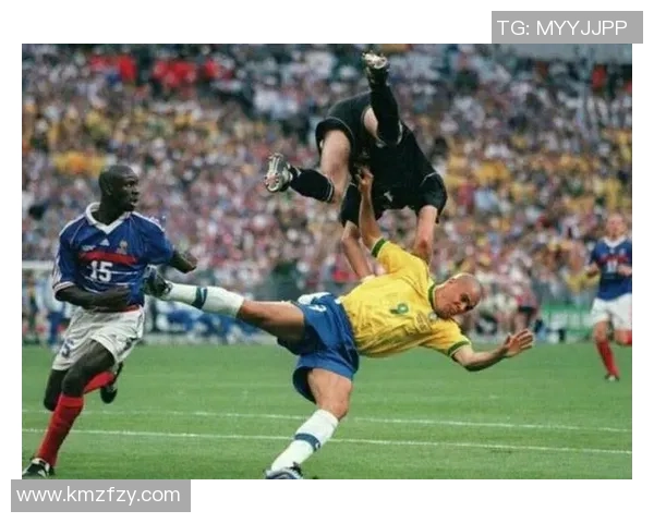 2002年世界杯决赛回顾德国与巴西的巅峰对决与历史意义分析